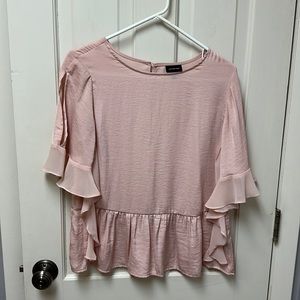 💥 $5 if Bundled Small light pink cold shoulder top Sheer at Sleeves & Ruffle